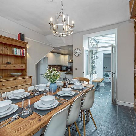 Character Townhouse In Town Centre & Superb Views Villa Dolgellau Exterior photo